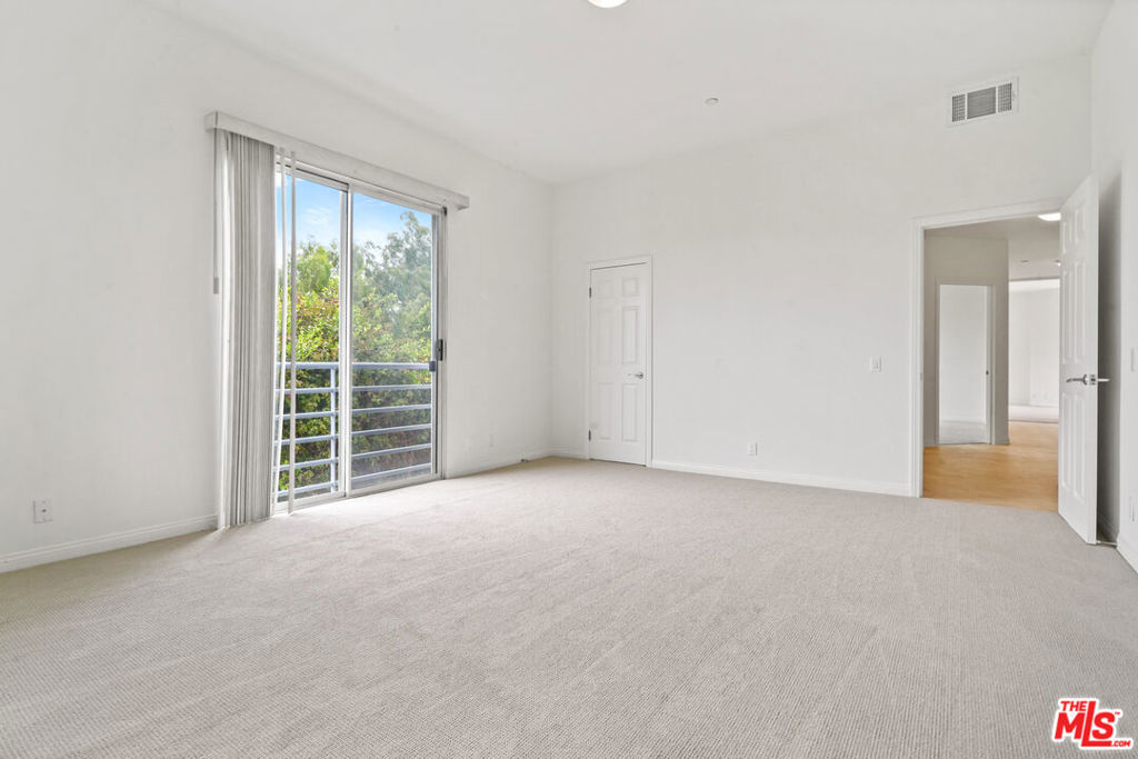 1325 Arizona Avenue 201 Property Photo 40