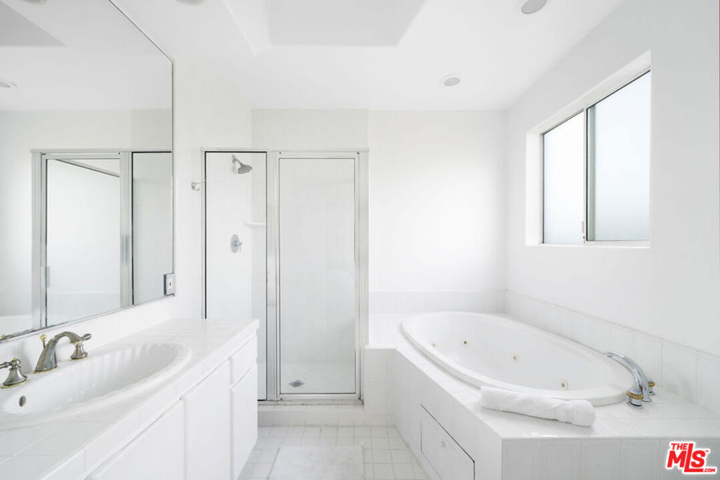 1325 Arizona Avenue 201 Property Photo 41