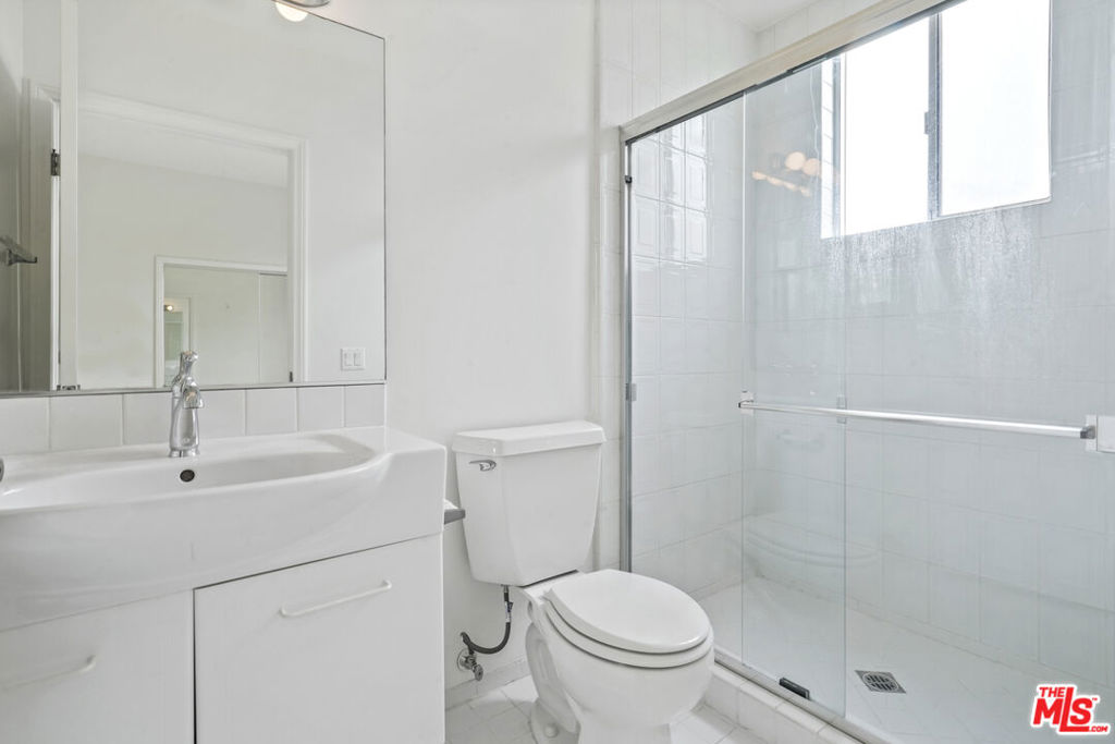 1325 Arizona Avenue 201 Property Photo 53