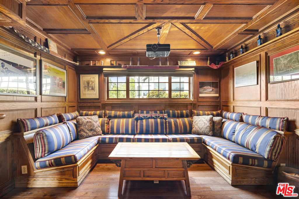 3537 Berry Drive Property Photo 9