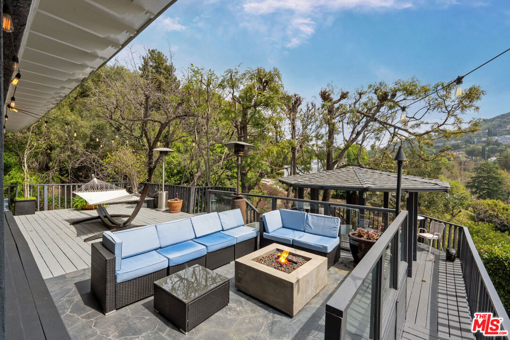 3537 Berry Drive Property Photo 27