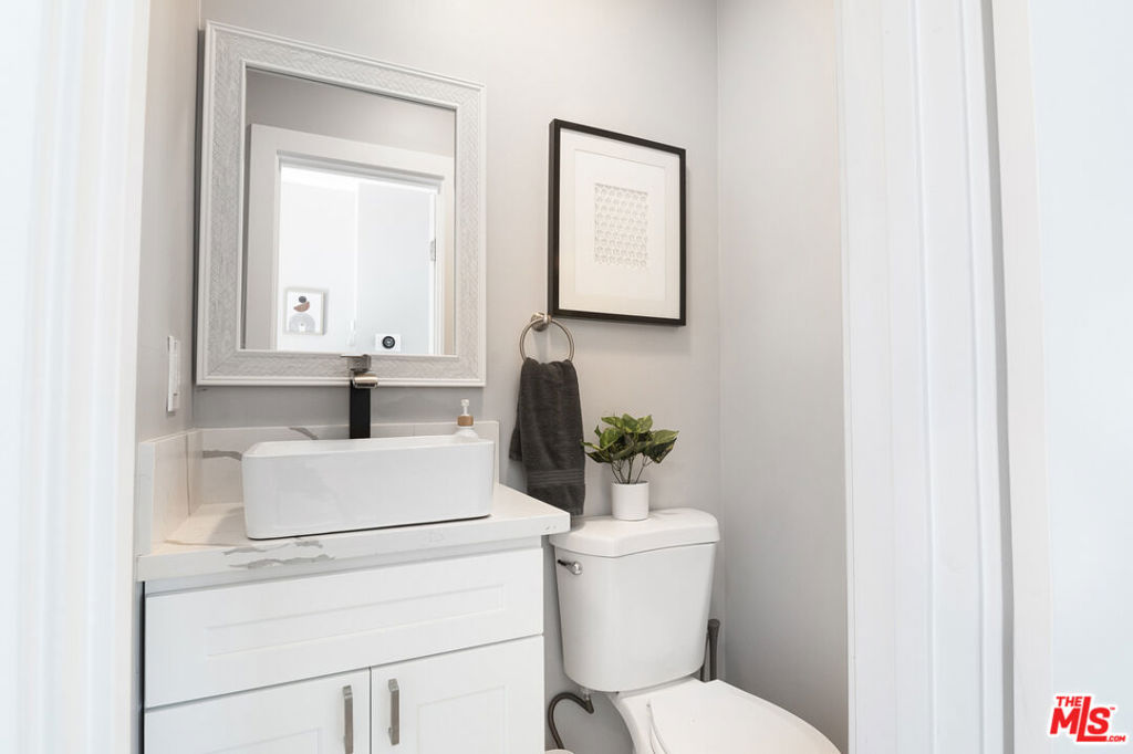 11222 Sylvan Street Property Photo 19