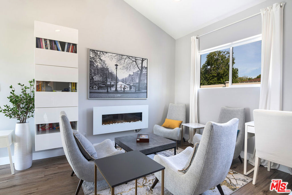 11222 Sylvan Street Property Photo 22