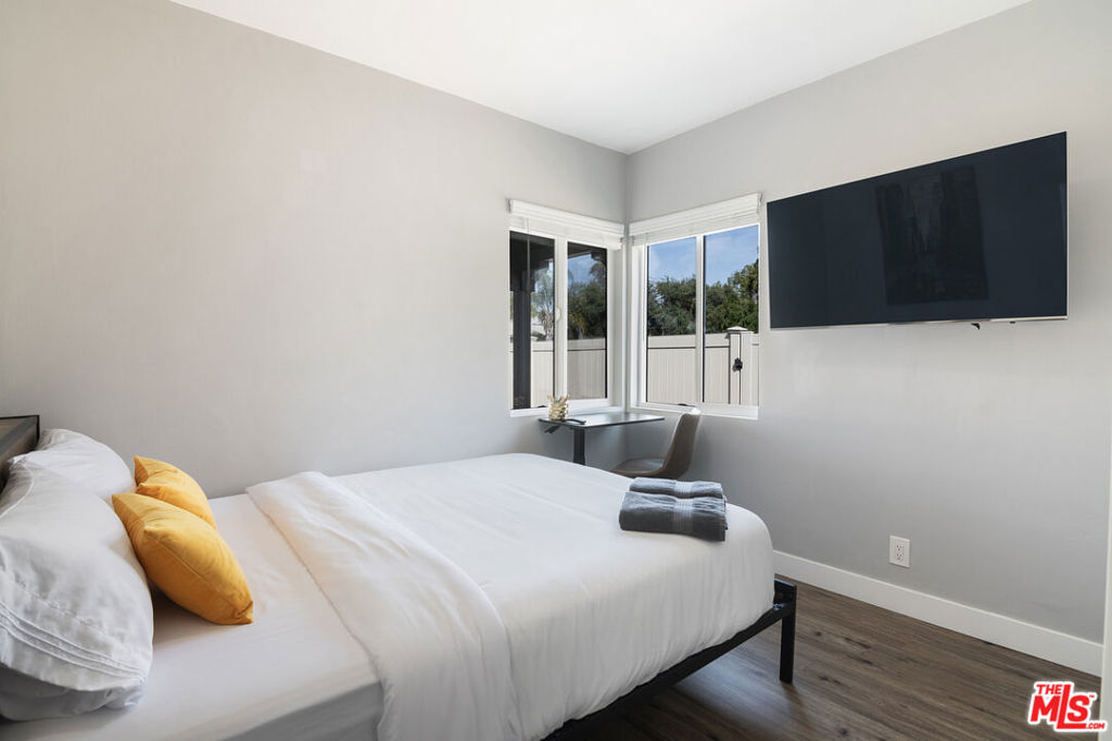 11222 Sylvan Street Property Photo 33