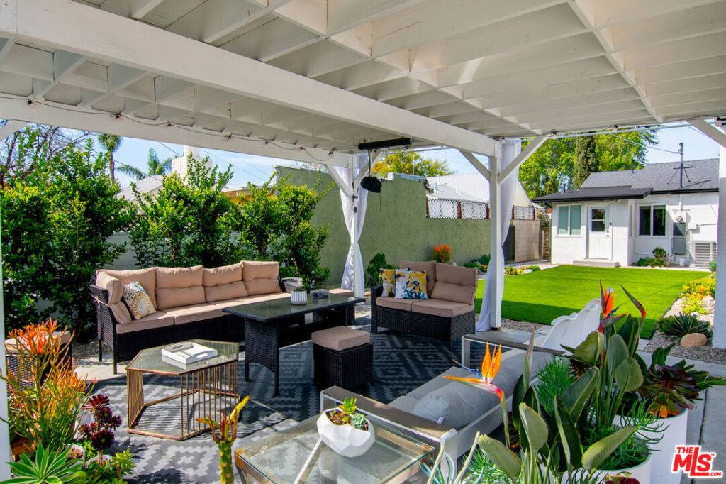 11222 Sylvan Street Property Photo 39