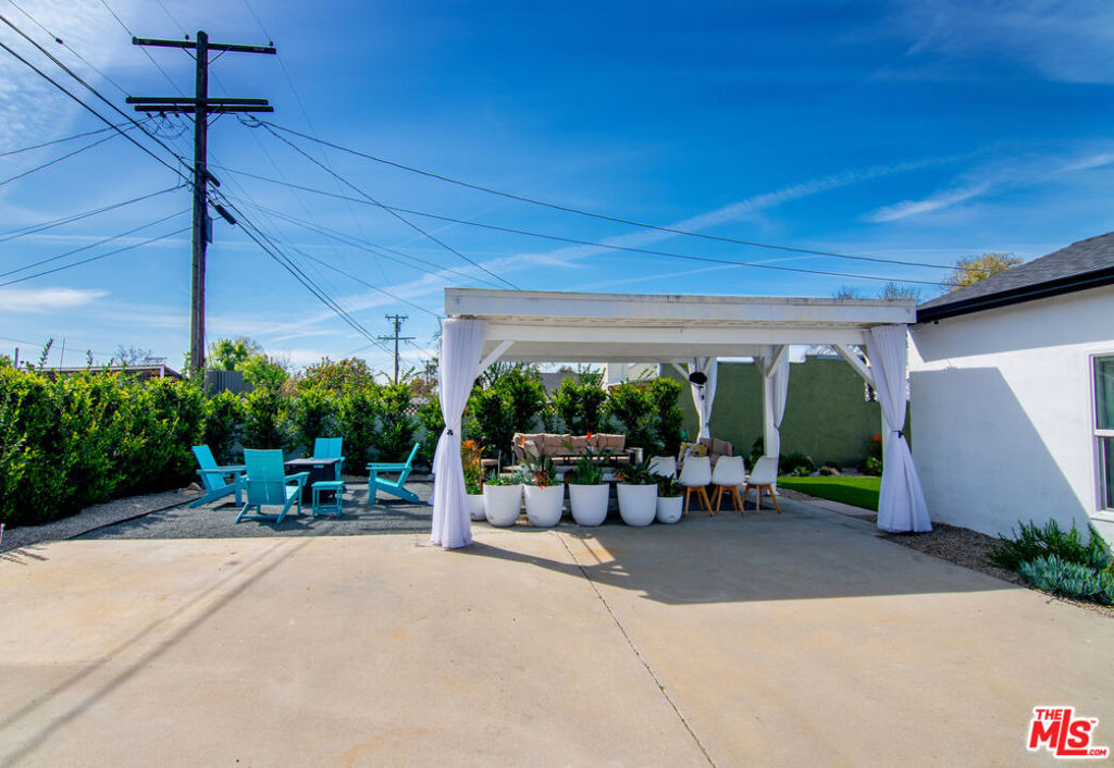 11222 Sylvan Street Property Photo 47