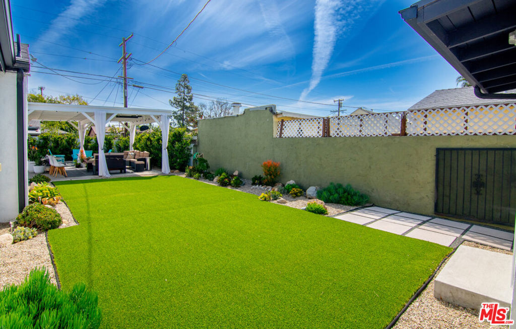 11222 Sylvan Street Property Photo 55
