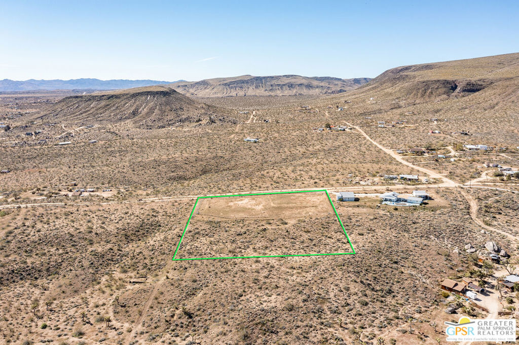 55588 Chaparral Road Property Photo 4
