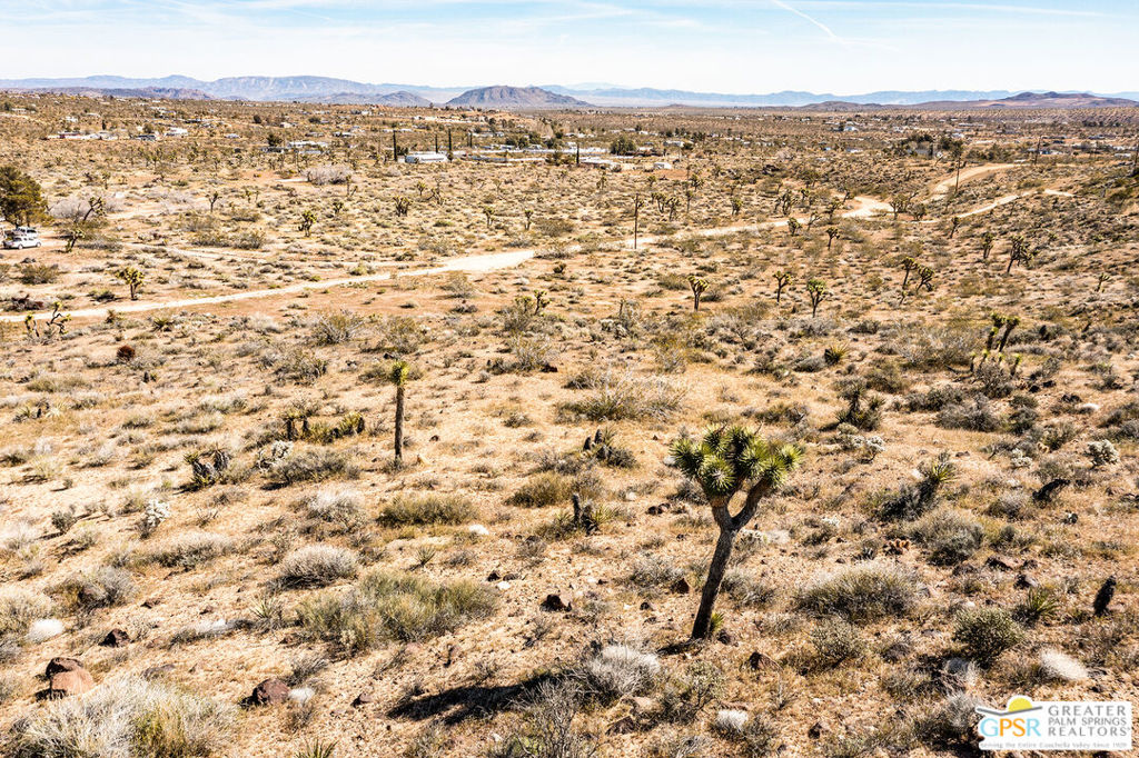 55588 Chaparral Road Property Photo 11
