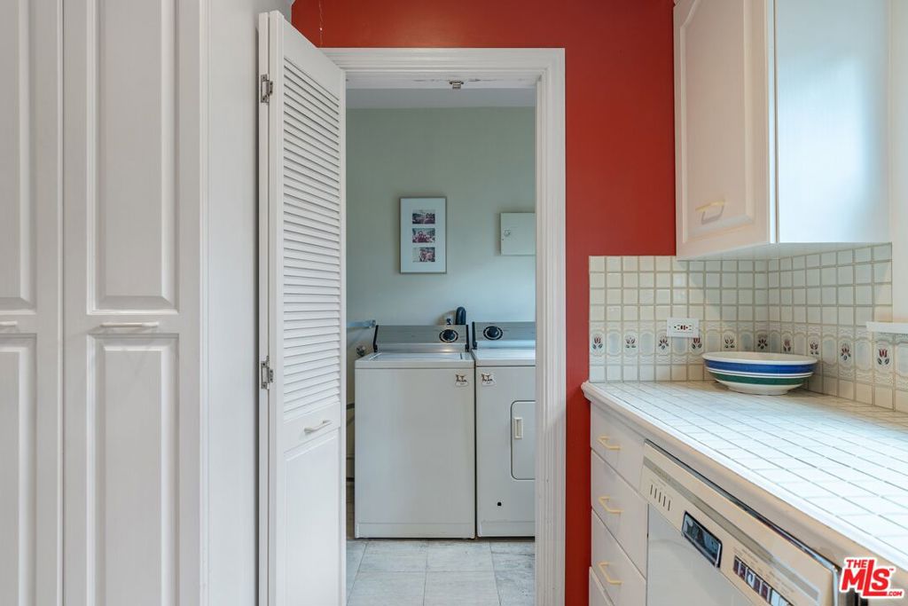 533 N Bronson Avenue Property Photo 14