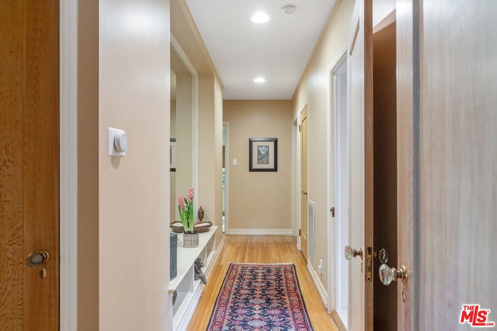 533 N Bronson Avenue Property Photo 17