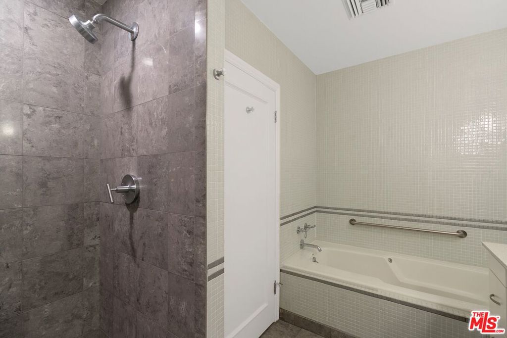 533 N Bronson Avenue Property Photo 33