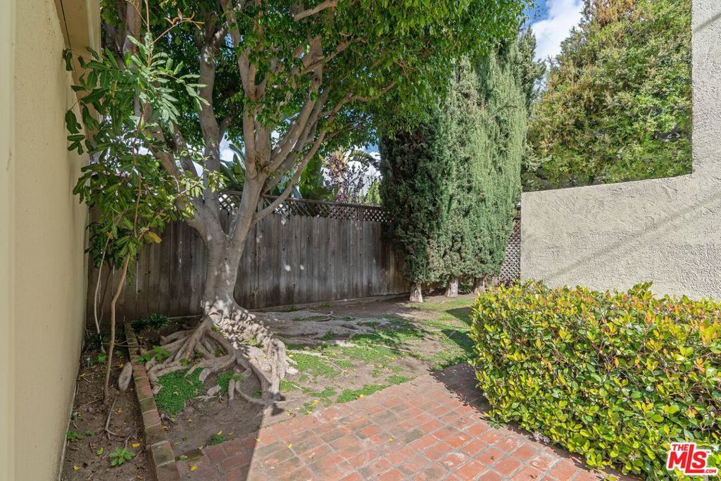 533 N Bronson Avenue Property Photo 36