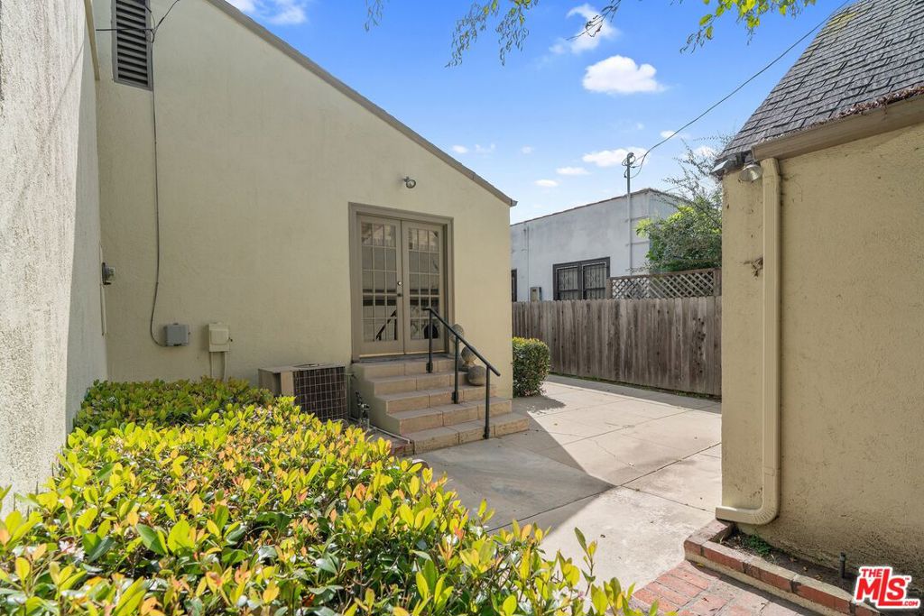 533 N Bronson Avenue Property Photo 38