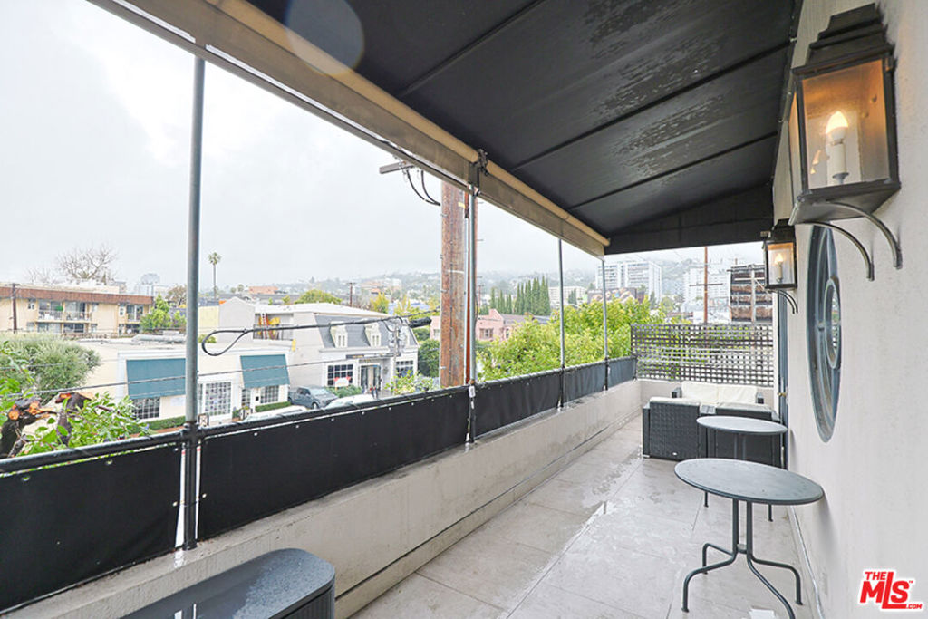 910 N La Cienega Boulevard Property Photo 25