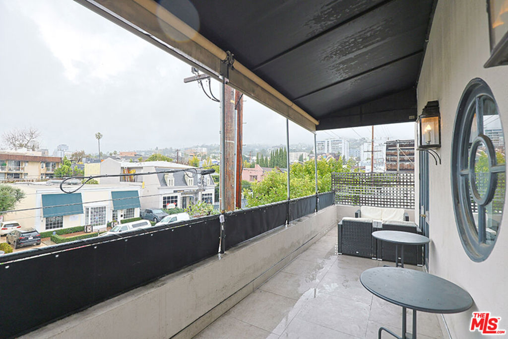 910 N La Cienega Boulevard Property Photo 26