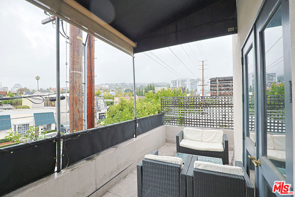 910 N La Cienega Boulevard Property Photo 28