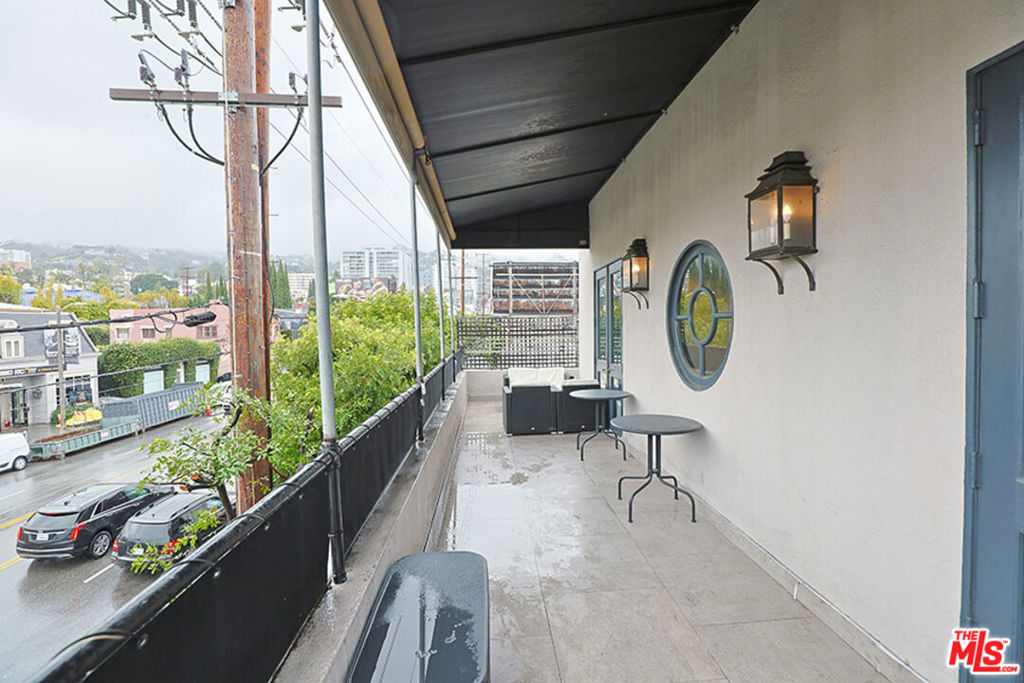 910 N La Cienega Boulevard Property Photo 30
