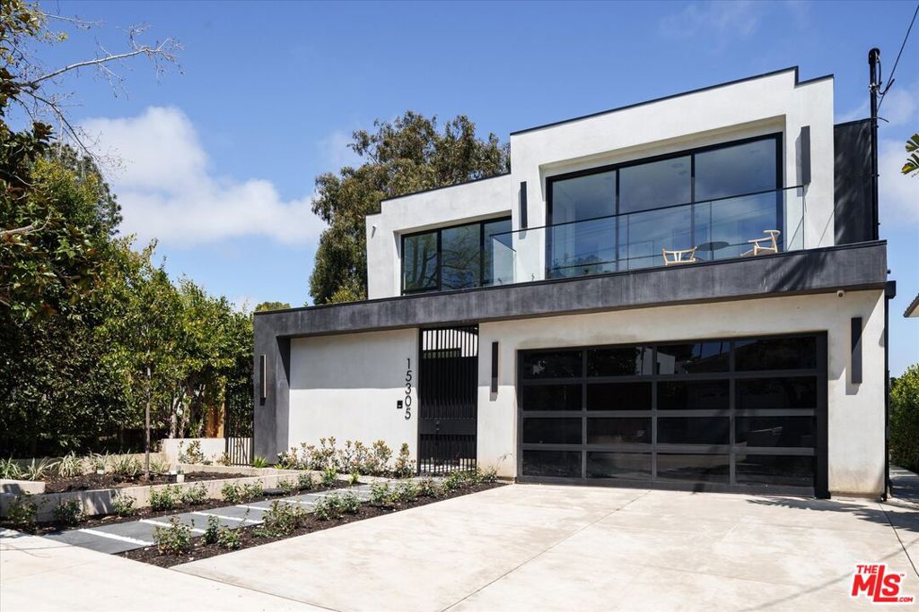 15305 De Pauw Street Property Photo 1