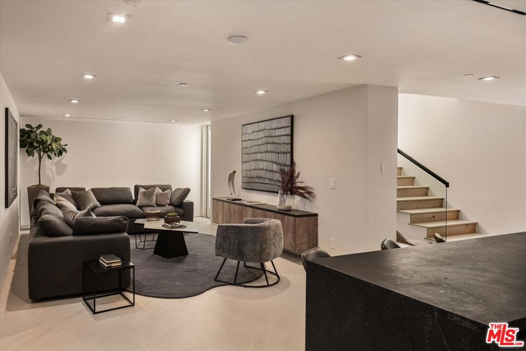 15305 De Pauw Street Property Photo 19
