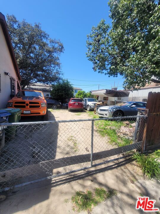 8019 Towne Avenue Property Photo 1
