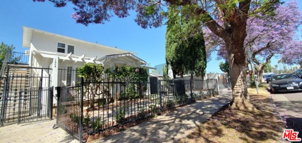 1224 21st Street A Property Photo 2