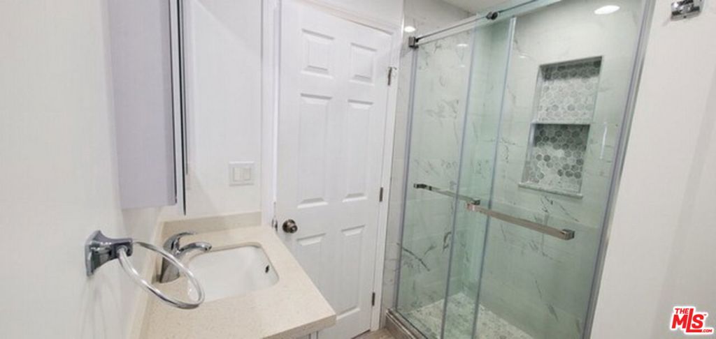 1224 21st Street A Property Photo 16