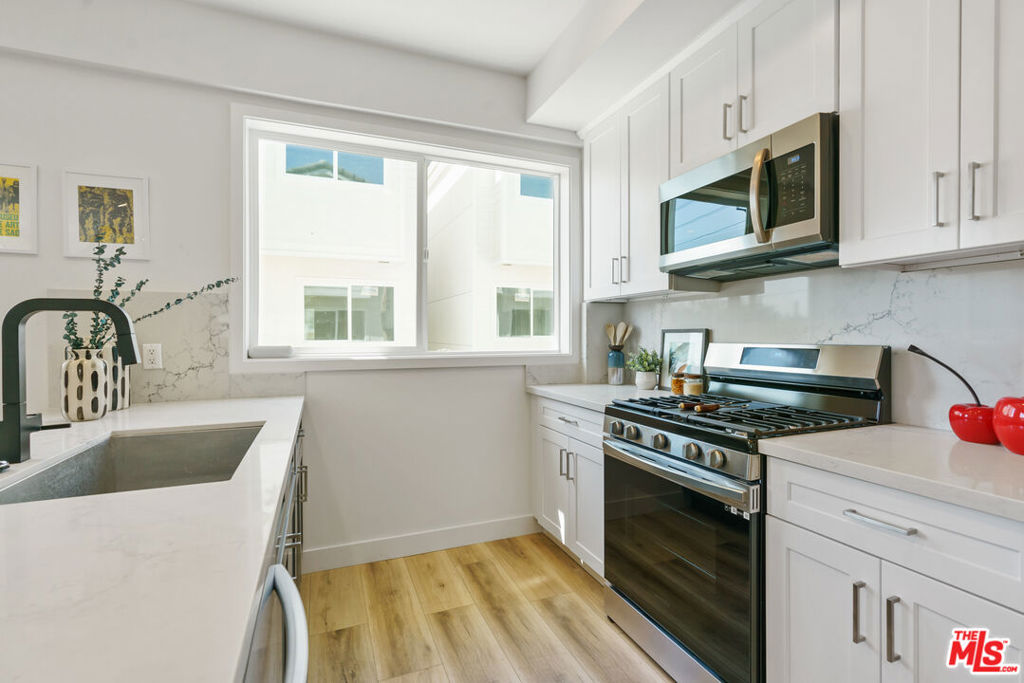 14664 W Sara Lane Property Photo 14