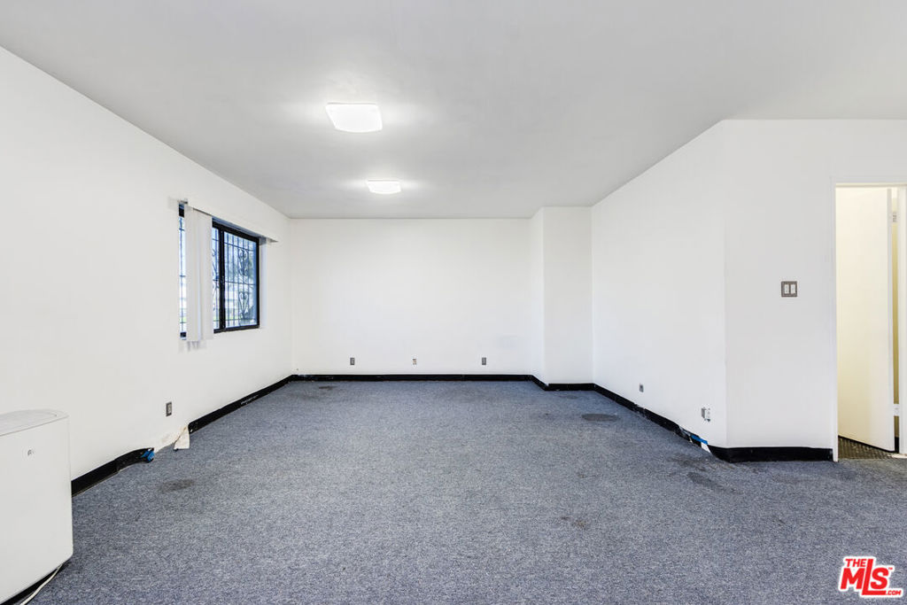 8642 Venice Boulevard Property Photo 14