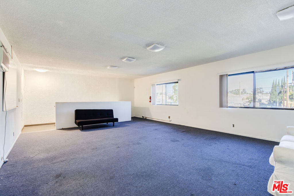 8642 Venice Boulevard Property Photo 23