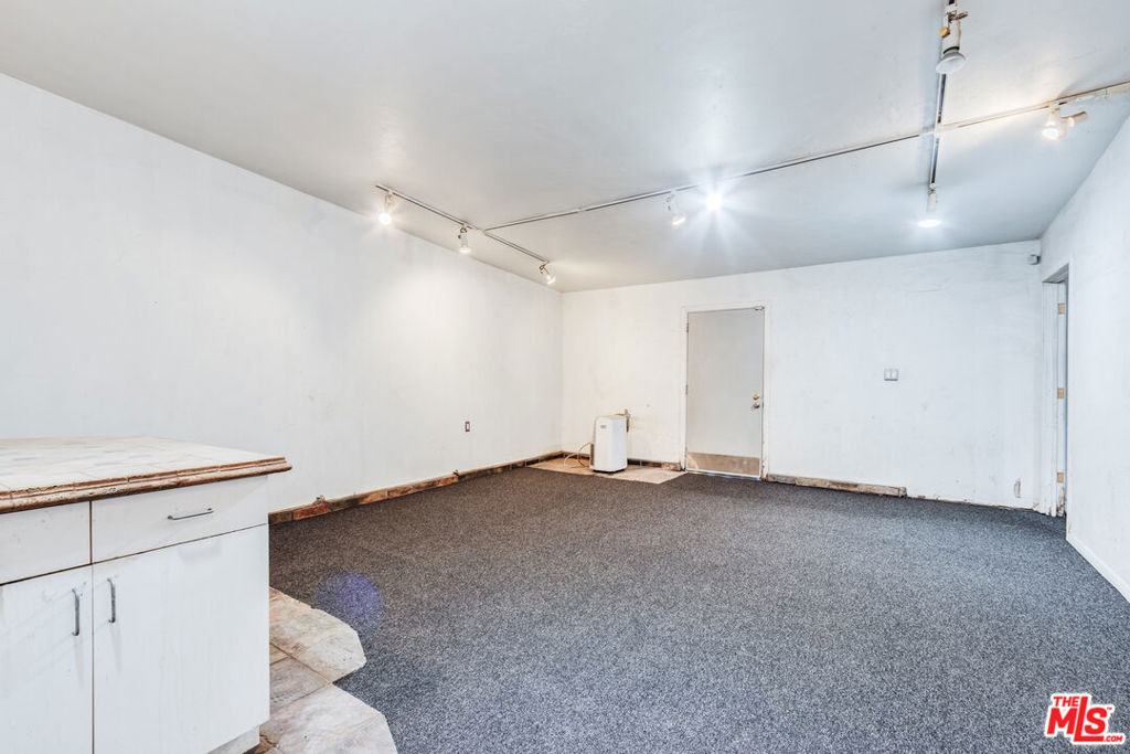 8642 Venice Boulevard Property Photo 39