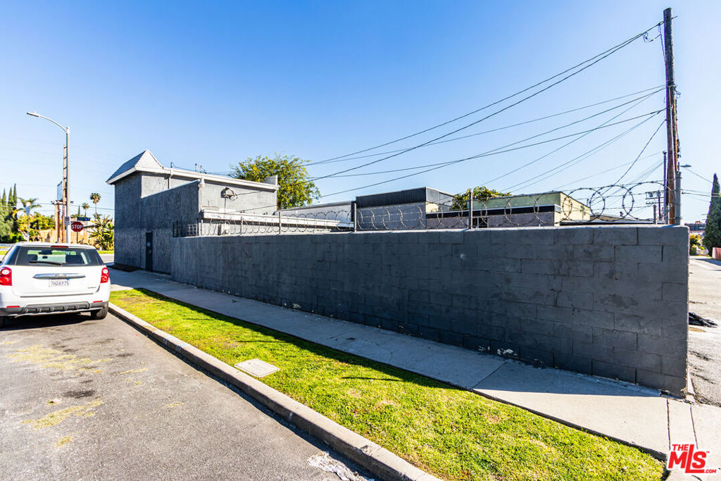 8642 Venice Boulevard Property Photo 45
