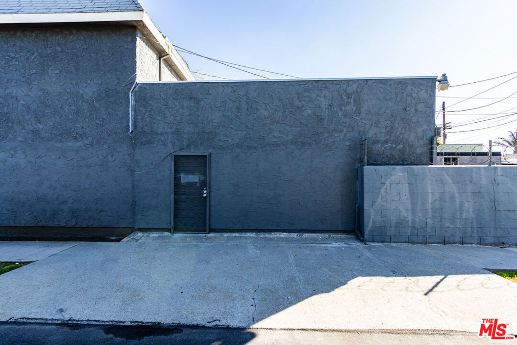 8642 Venice Boulevard Property Photo 46