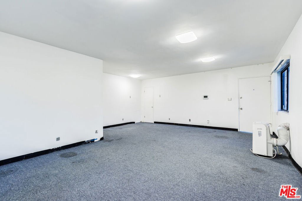 8642 Venice Boulevard Property Photo 18