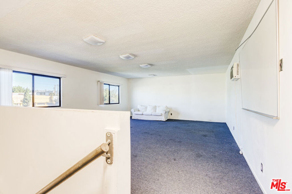 8642 Venice Boulevard Property Photo 22