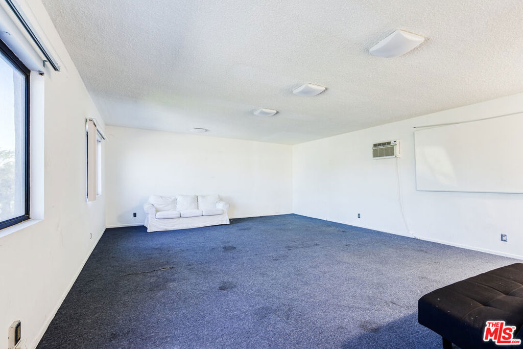 8642 Venice Boulevard Property Photo 24