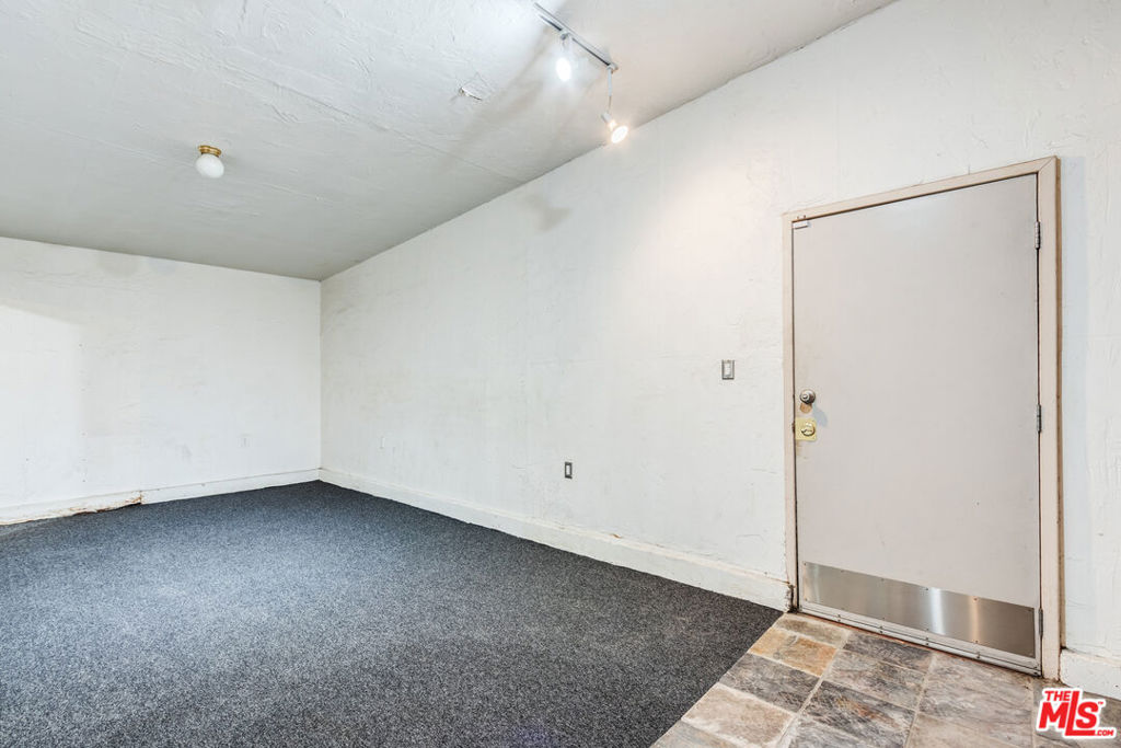 8642 Venice Boulevard Property Photo 29
