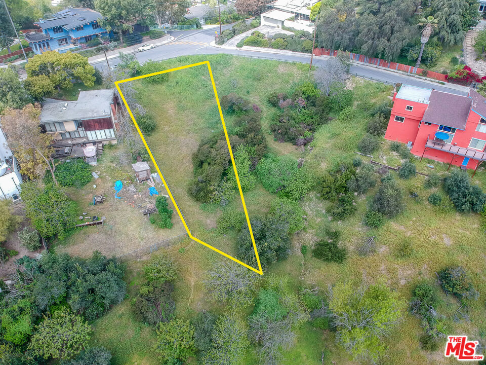 4022 San Rafael Avenue Property Photo 3