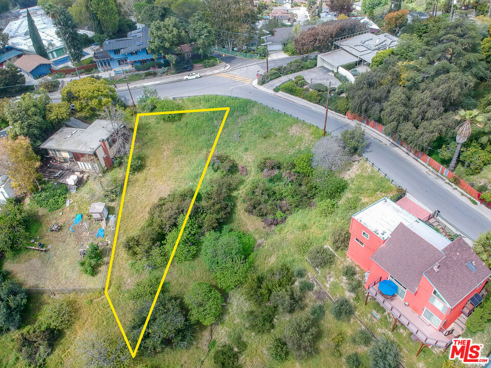4022 San Rafael Avenue Property Photo 4