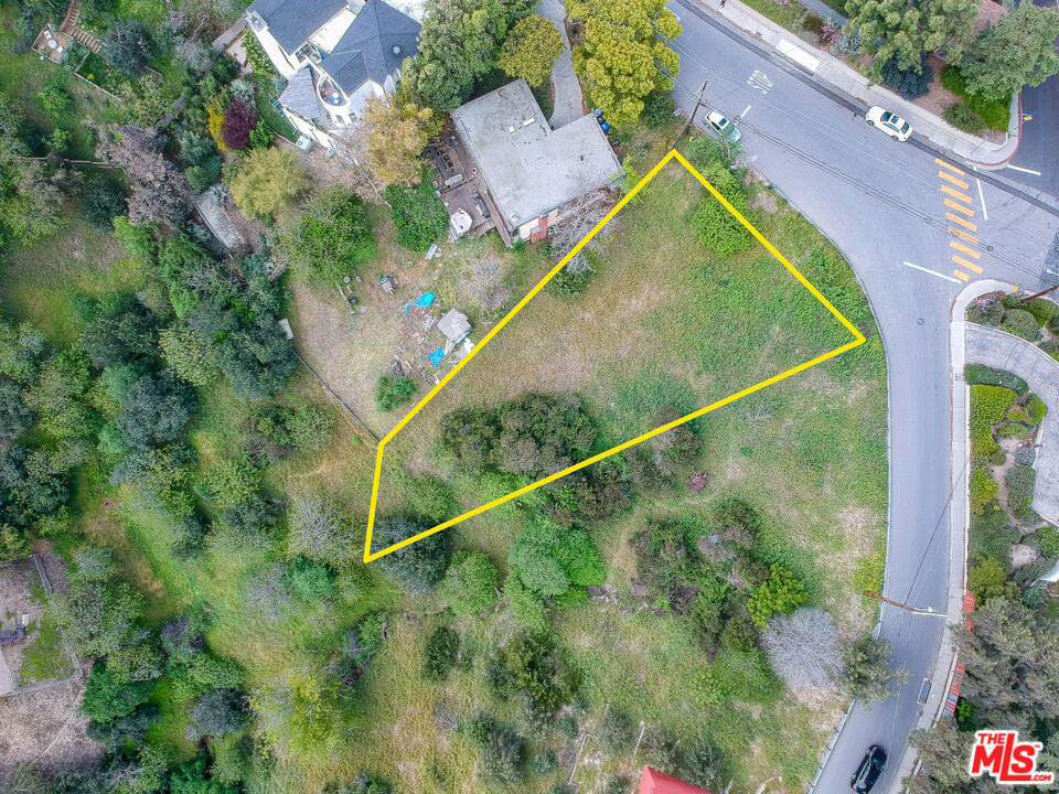 4022 San Rafael Avenue Property Photo 6