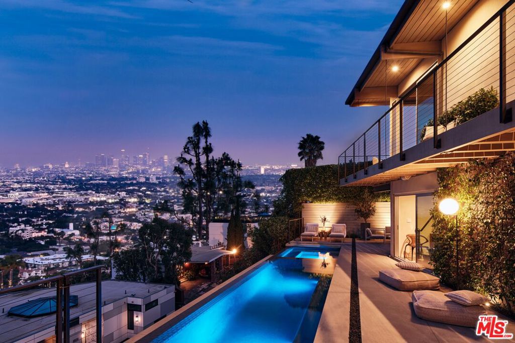 8521 W Hollywood Boulevard Property Photo 3