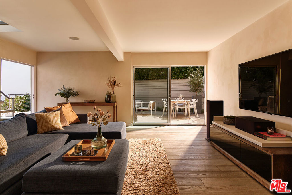 8521 W Hollywood Boulevard Property Photo 18