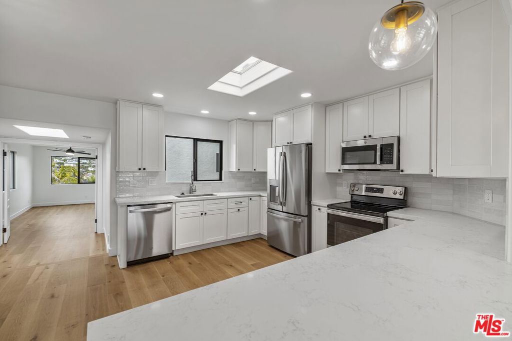 1805 Mackinnon Avenue Property Photo 6