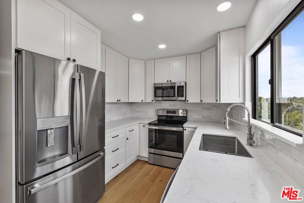 1805 Mackinnon Avenue Property Photo 9