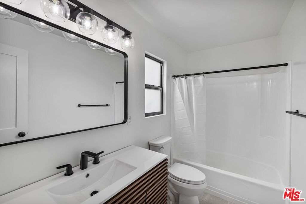 1805 Mackinnon Avenue Property Photo 15