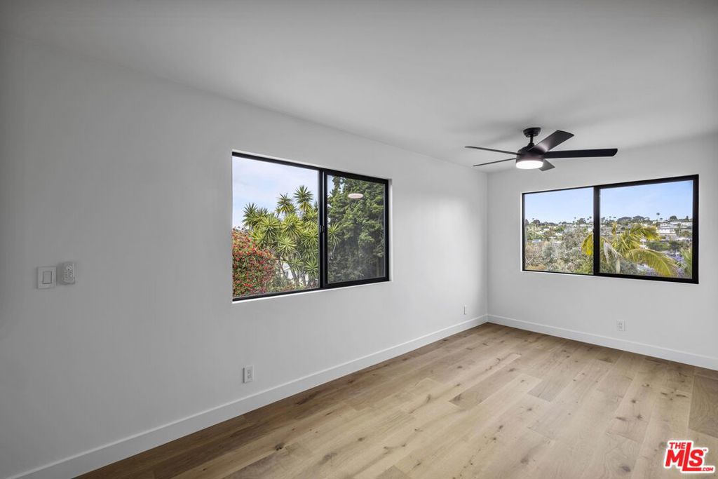 1805 Mackinnon Avenue Property Photo 25