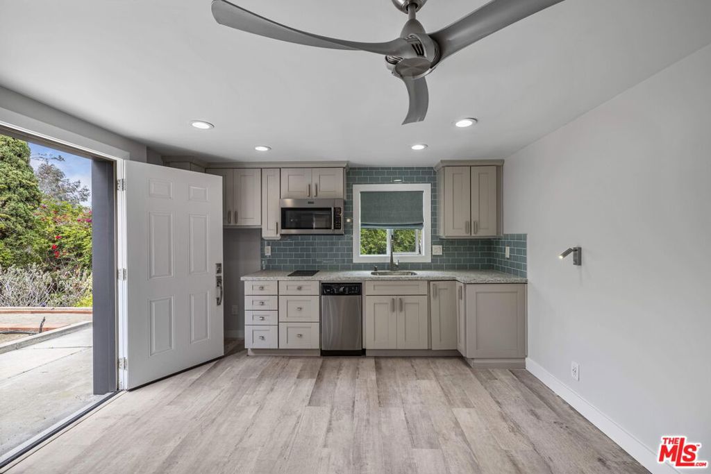1805 Mackinnon Avenue Property Photo 33