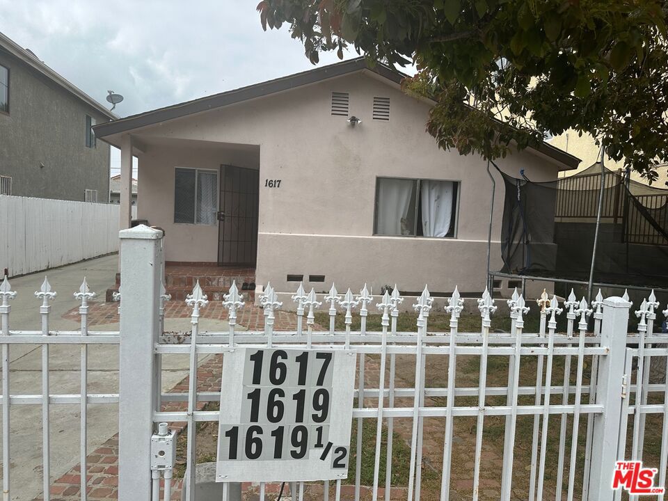 1617 W 224th Street Property Photo 2