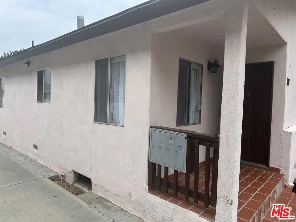 1617 W 224th Street Property Photo 4