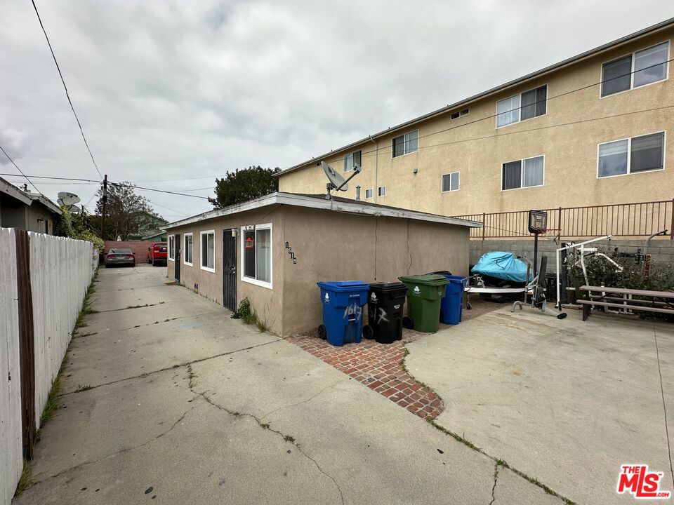 1617 W 224th Street Property Photo 7